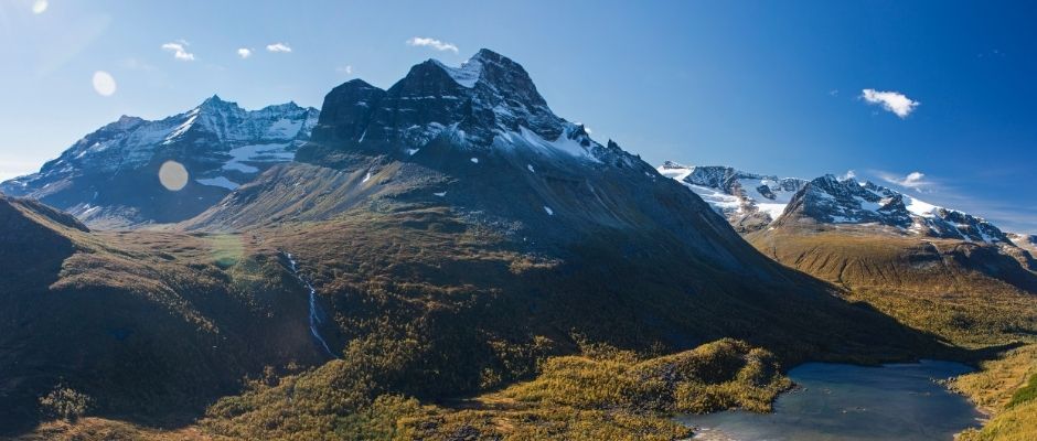 Experience and local knowledge assist stranded travellers in Norway